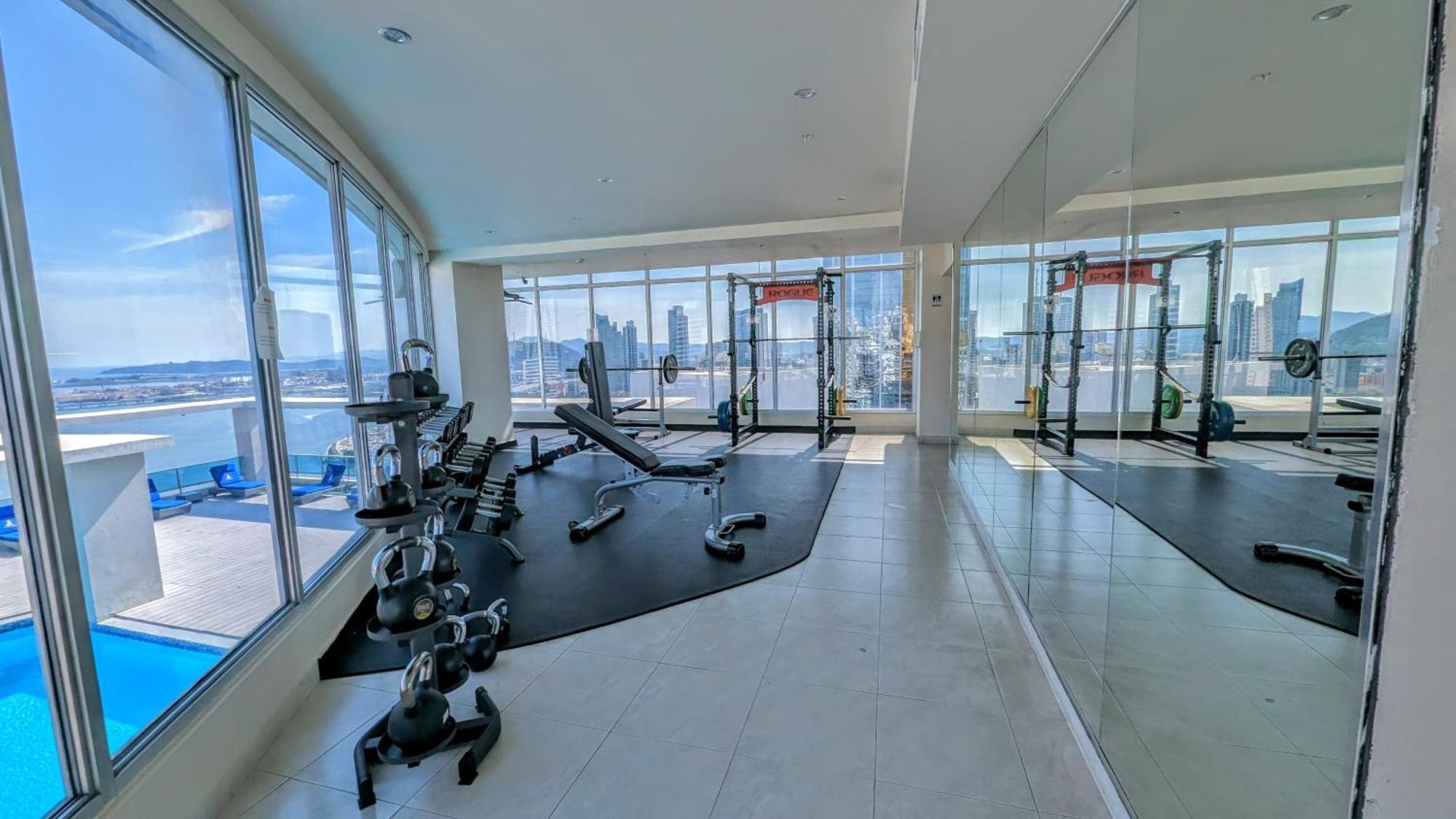 Yc 3602 L Apartamento 2Br En Av Balboa Panamaváros Kültér fotó